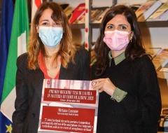 Miriana Cascone con Agnese Pini, direttrice del quotidiano La Nazione (foto: La Nazione Firenze) Miriana Cascone con Agnese Pini, direttrice del quotidiano La Nazione (foto: La Nazione Firenze)