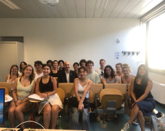 Il Prof. Borghesi ha incontrato gli studenti Summer school Yale University Il Prof. Borghesi ha incontrato gli studenti Summer school Yale University