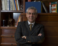 Al Campus di Arezzo la lezione di congedo del professor Giuseppe Patota Al Campus di Arezzo la lezione di congedo del professor Giuseppe Patota