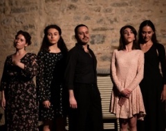 Spettacolo teatrale “Corale. Il vento fa il suo giro” Spettacolo teatrale “Corale. Il vento fa il suo giro”