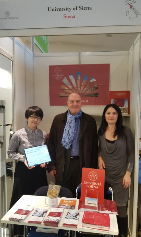 L'Università di Siena a Tokyo per il "Salone dello studio in Italia" L'Università di Siena a Tokyo per il "Salone dello studio in Italia"