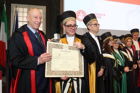 Unisi ha conferito la laurea ad honorem  al professor Dario Neri