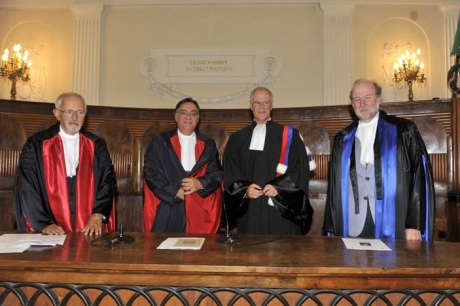 cerimonia per il conferimento dell'anello dottorale dell'Università di Siena (ottobre 2010).