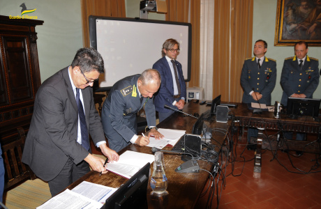 Presentata la convenzione fra il dipartimento di Giurisprudenza dell’Università di Siena e il Comando Regionale Toscana della Guardia di Finanza