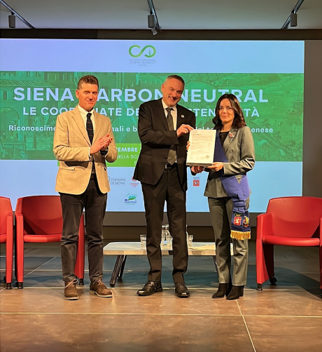 Per la provincia di Siena una nuova certificazione del bilancio delle emissioni dei gas serra Per la provincia di Siena una nuova certificazione del bilancio delle emissioni dei gas serra