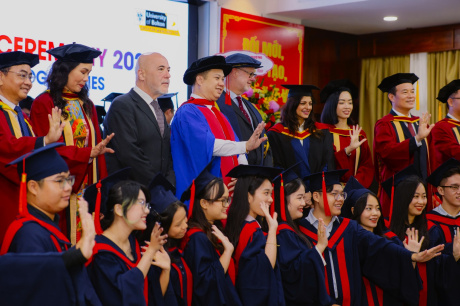Il prof. Pompella in Vietnam per un ciclo di lezioni e seminari
