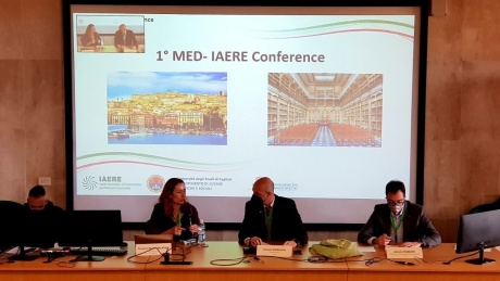 Prof. Simone Borghesi al centro