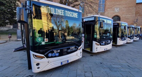 Abbonamenti annuali urbani a costi dimezzati per studentesse e studenti