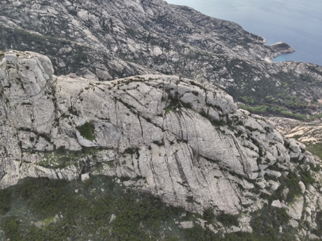 Unisi e Unifi monitorano con droni habitat unici sull'Isola di Montecristo