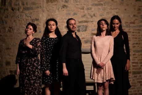 Spettacolo teatrale “Corale. Il vento fa il suo giro” Spettacolo teatrale “Corale. Il vento fa il suo giro”