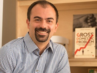 Prof. Lorenzo Fioramonti